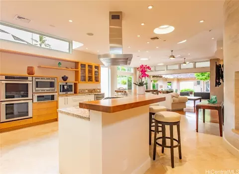 4709 Aukai Ave, Honolulu, HI 96816