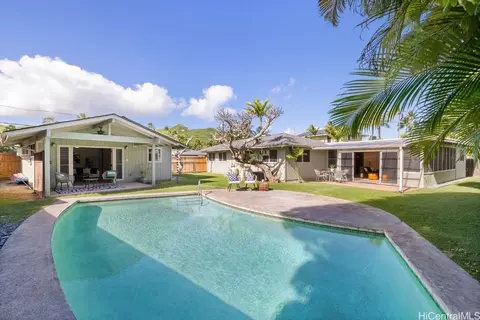 832 Kaipii St, Kailua, HI 96734