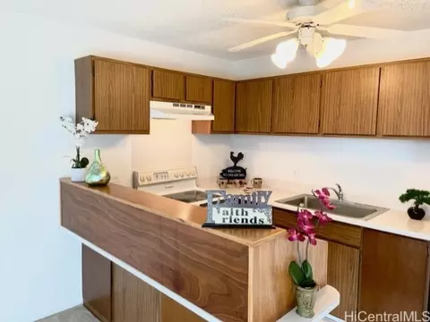 737 Olokele Ave #805, Honolulu, HI 96816