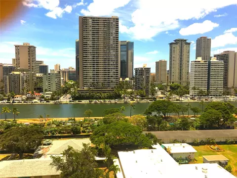 2444 Hihiwai St #1206, Honolulu, HI 96826