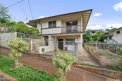 1063 Hulakui Dr, Honolulu, HI 96818