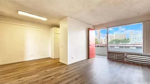 1670 Kalakaua Ave #403, Honolulu, HI 96826