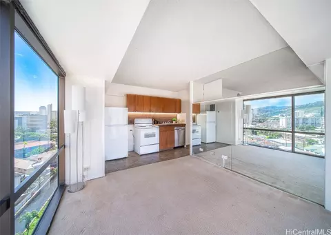1750 Kalakaua Ave #1111, Honolulu, HI 96826
