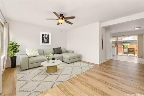 1061 Kolokolo St #E, Honolulu, HI 96825