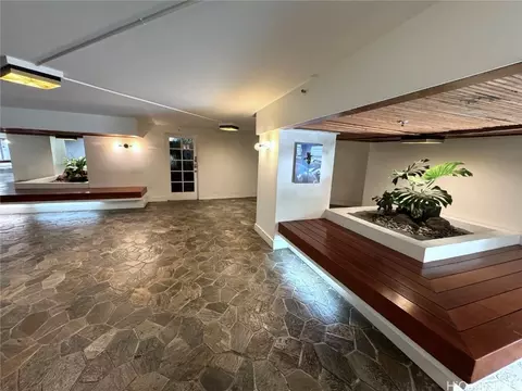 2450 Prince Edward St #1007A, Honolulu, HI 96815