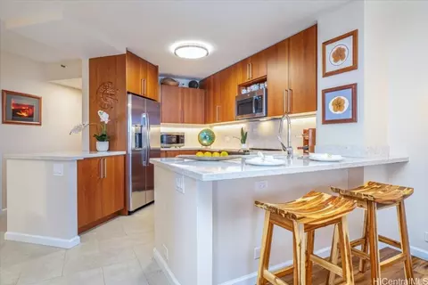 2101 Nuuanu Ave #1604, Honolulu, HI 96817
