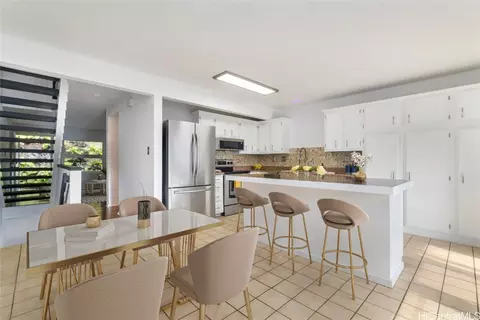 1096 Wainiha St #E, Honolulu, HI 96825
