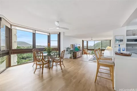 501 Hahaione St #1/8L, Honolulu, HI 96825