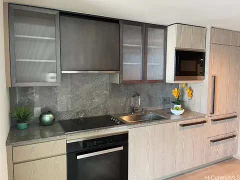 1000 Auahi St #2111, Honolulu, HI 96814