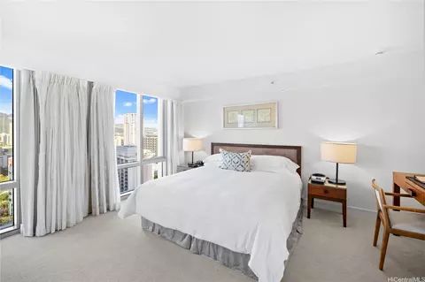 223 Saratoga Rd #2201, Honolulu, HI 96815