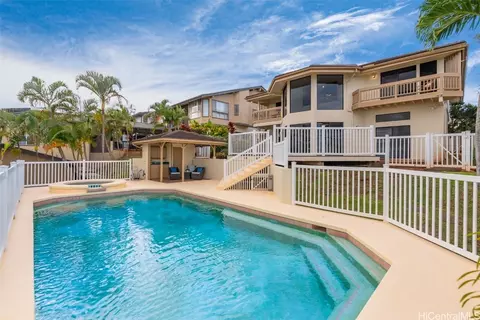 98-660 Papalealii St, Aiea, HI 96701