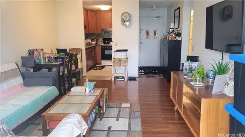 2465 Kuhio Ave #910, Honolulu, HI 96815