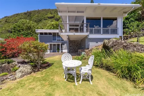 3200 Huelani Dr, Honolulu, HI 96822