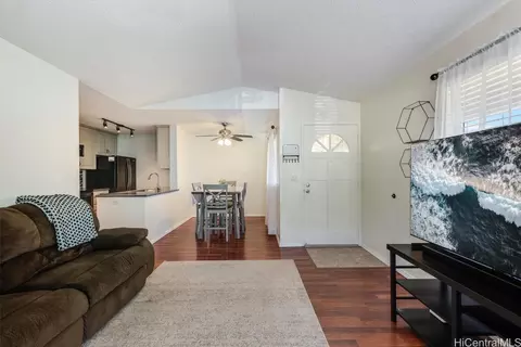 95-510 Wikao St #E201, Mililani, HI 96789