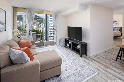 1415 Punahou St #902, Honolulu, HI 96822