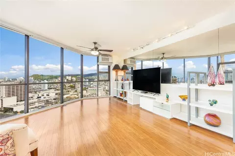 930 Kaheka St #2803, Honolulu, HI 96814