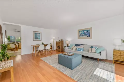585 Hahaione St #C102, Honolulu, HI 96825