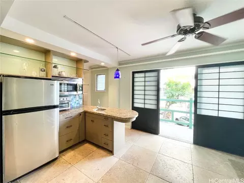 2957 Kalakaua Ave #209, Honolulu, HI 96815