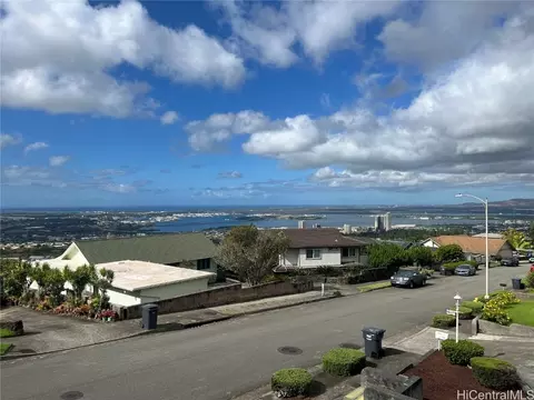 98-1371 Kaonohi St, Aiea, HI 96701
