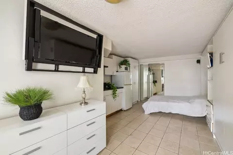 2463 Kuhio Ave #202, Honolulu, HI 96815