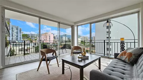 1415 Victoria St #701, Honolulu, HI 96822