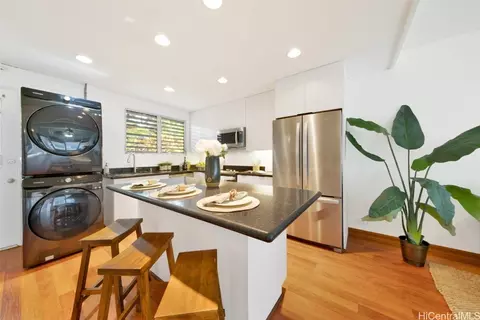4156 Keanu St #2, Honolulu, HI 96816