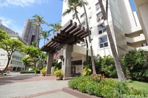 469 Ena Rd #1811, Honolulu, HI 96815