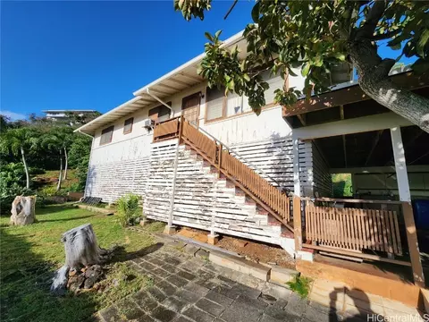 1524 Haku St #A, Honolulu, HI 96819