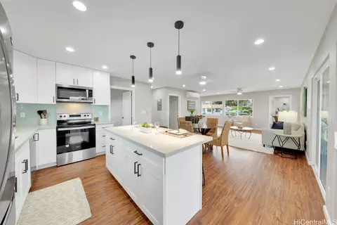 1365 Kina St, Kailua, HI 96734