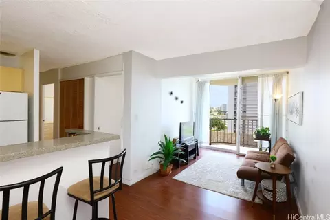 1535 Pensacola St #708, Honolulu, HI 96822
