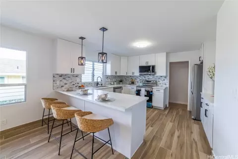 3318 Esther St, Honolulu, HI 96815