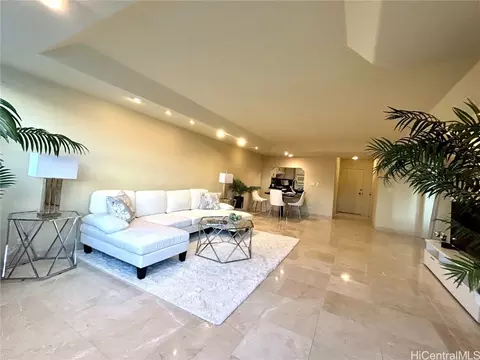 920 Ward Ave #14A, Honolulu, HI 96814