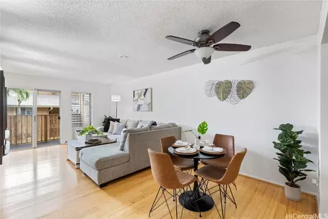 98-834 Noelani St #2/8, Pearl City, HI 96782
