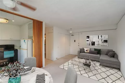 509 University Ave #805, Honolulu, HI 96826