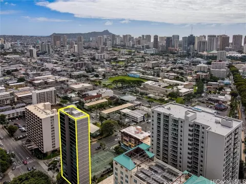 1114 Punahou St #9B, Honolulu, HI 96826