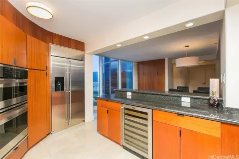 425 South St #1704, Honolulu, HI 96813