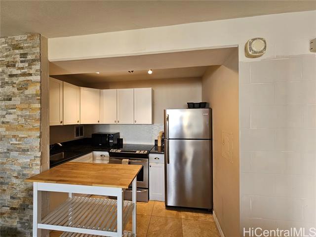 1415 Victoria St #903, Honolulu, HI 96822