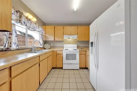 94-796 Kime St, Waipahu, HI 96797