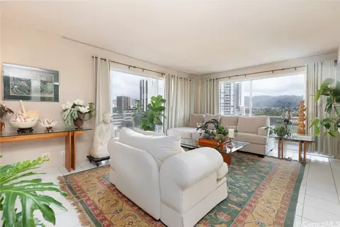 240 Makee Rd #6C, Honolulu, HI 96815