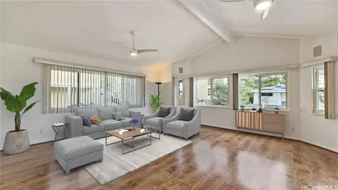 1296 Miloiki St, Honolulu, HI 96825