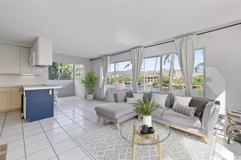 2547 Ala Wai Blvd #202, Honolulu, HI 96815