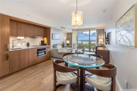 2139 Kuhio Ave #1706, Honolulu, HI 96815