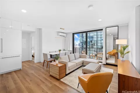 987 Queen St #2912, Honolulu, HI 96814