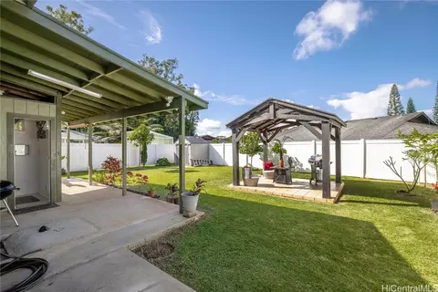 2127 California Ave #D, Wahiawa, HI 96786