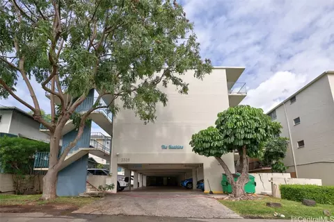 2328 Sea View Ave #207, Honolulu, HI 96822