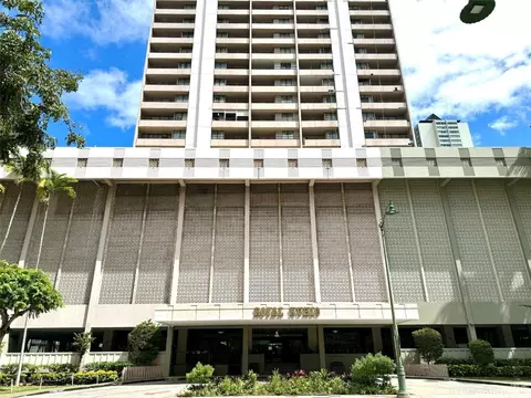 2240 Kuhio Ave #813, Honolulu, HI 96815