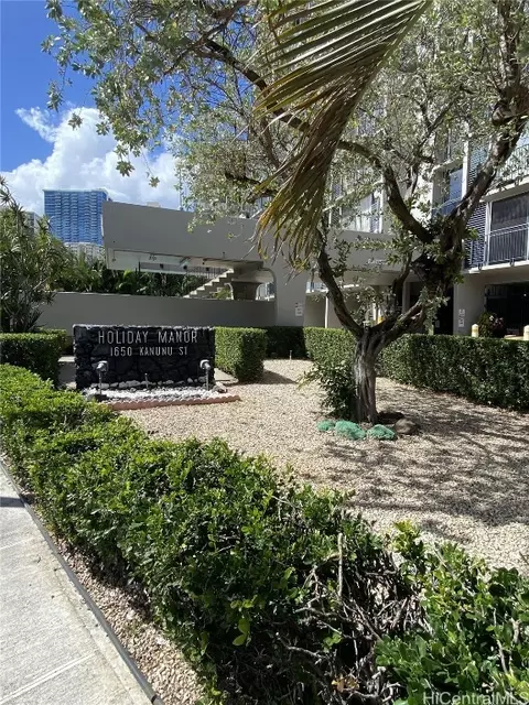 1650 Kanunu St #608, Honolulu, HI 96814