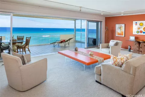 3019 Kalakaua Ave #11, Honolulu, HI 96815