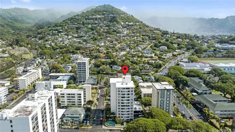 1805 Poki St #704, Honolulu, HI 96822