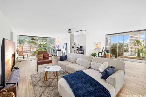1130 Wilder Ave #502, Honolulu, HI 96822
